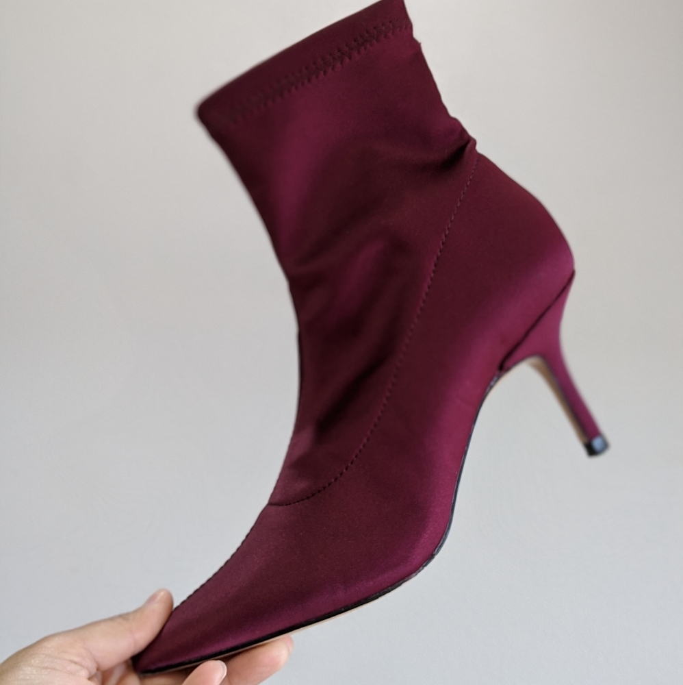 ZARA BASIC pull on sock style